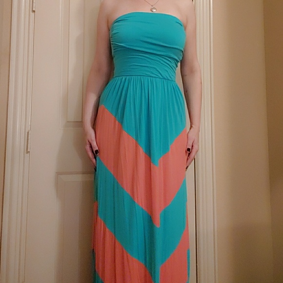 Chevron Maxi Dress - Picture 1 of 3